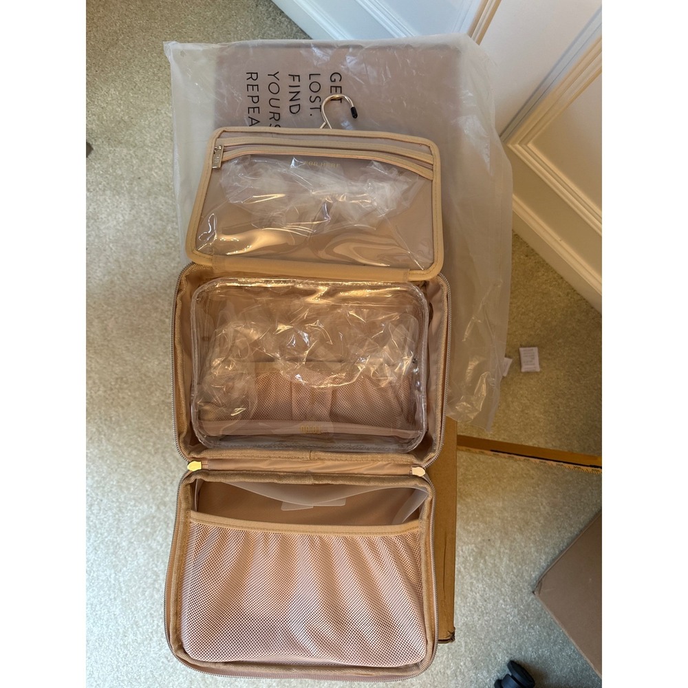 BEIS The Hanging Cosmetic Case Beige Travel Makeup Bag BEIS220279 NWT - Picture 10 of 15